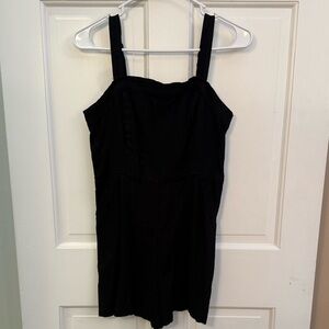 Old Navy Black Sleeveless Square-Neck short Romper size Medium